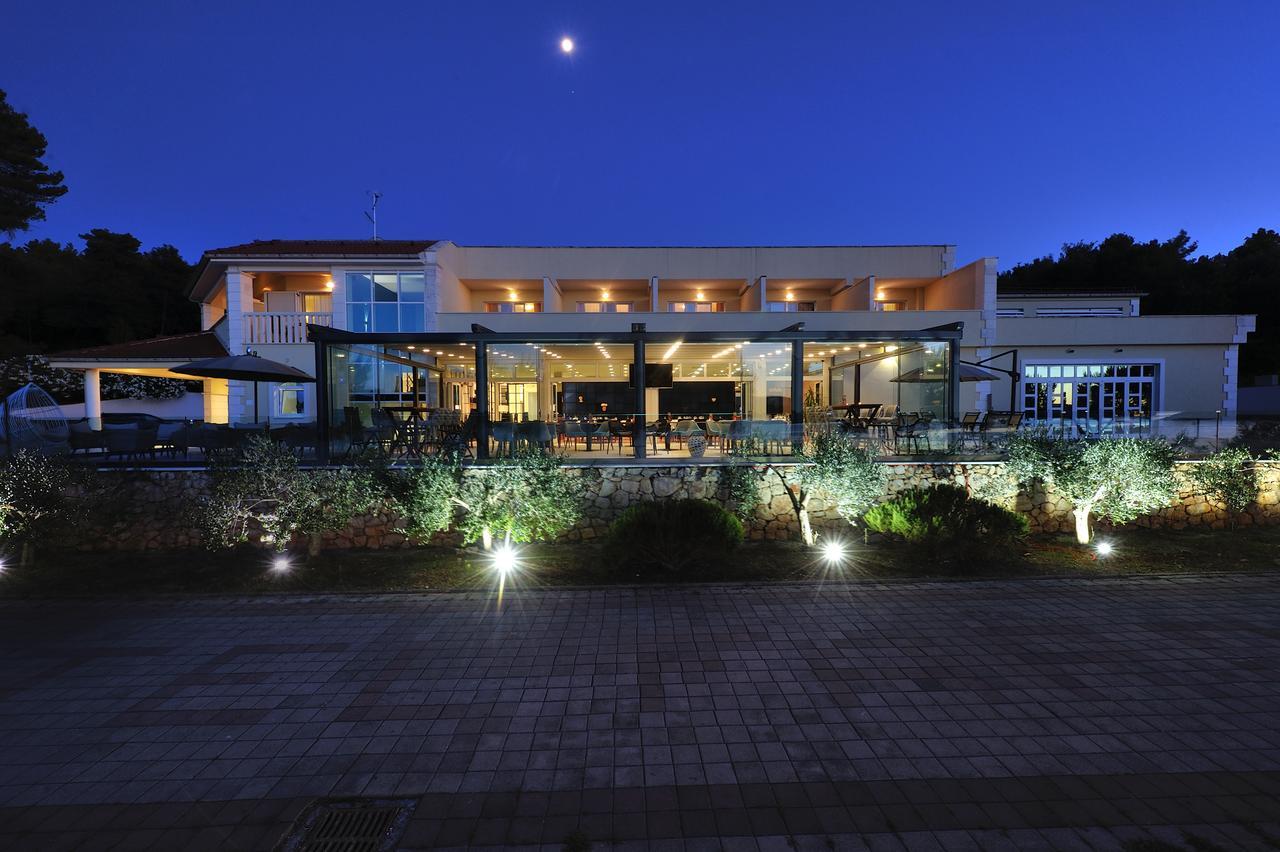 Antica-seafront With Comfortable And Pool Hotel