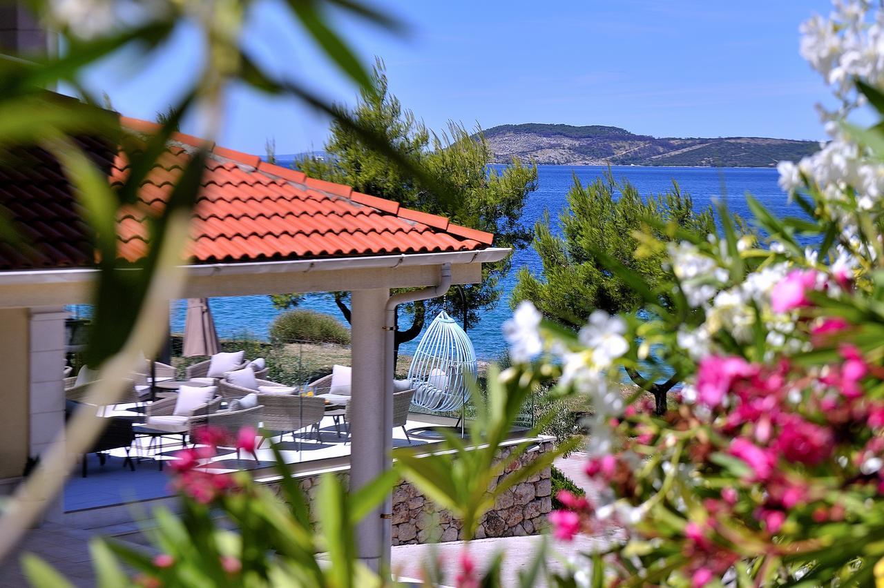 Antica-seafront With Comfortable And Pool 4* Stari Grad (Hvar)