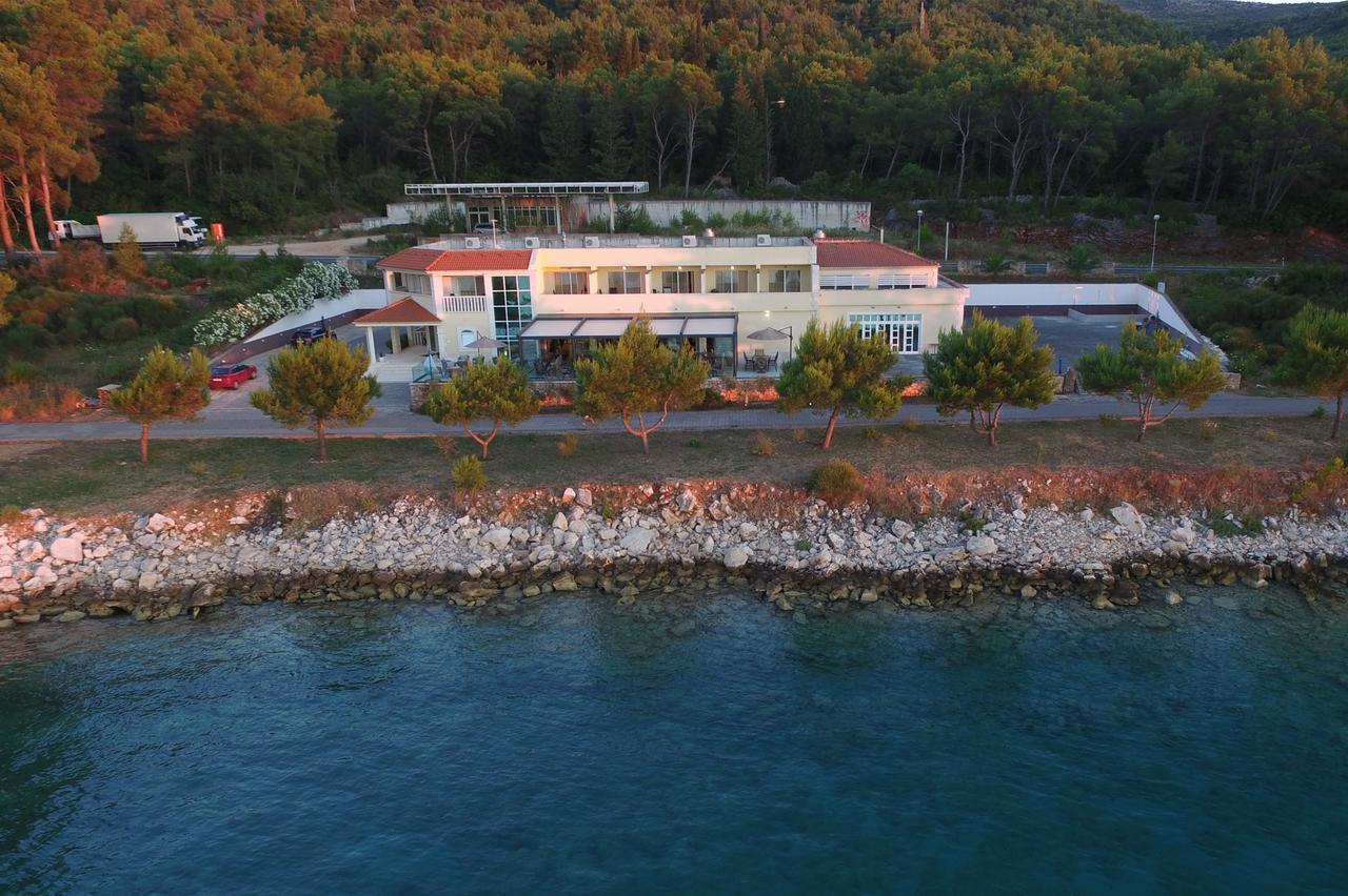 Antica-seafront With Comfortable And Pool 4* Stari Grad (Hvar)