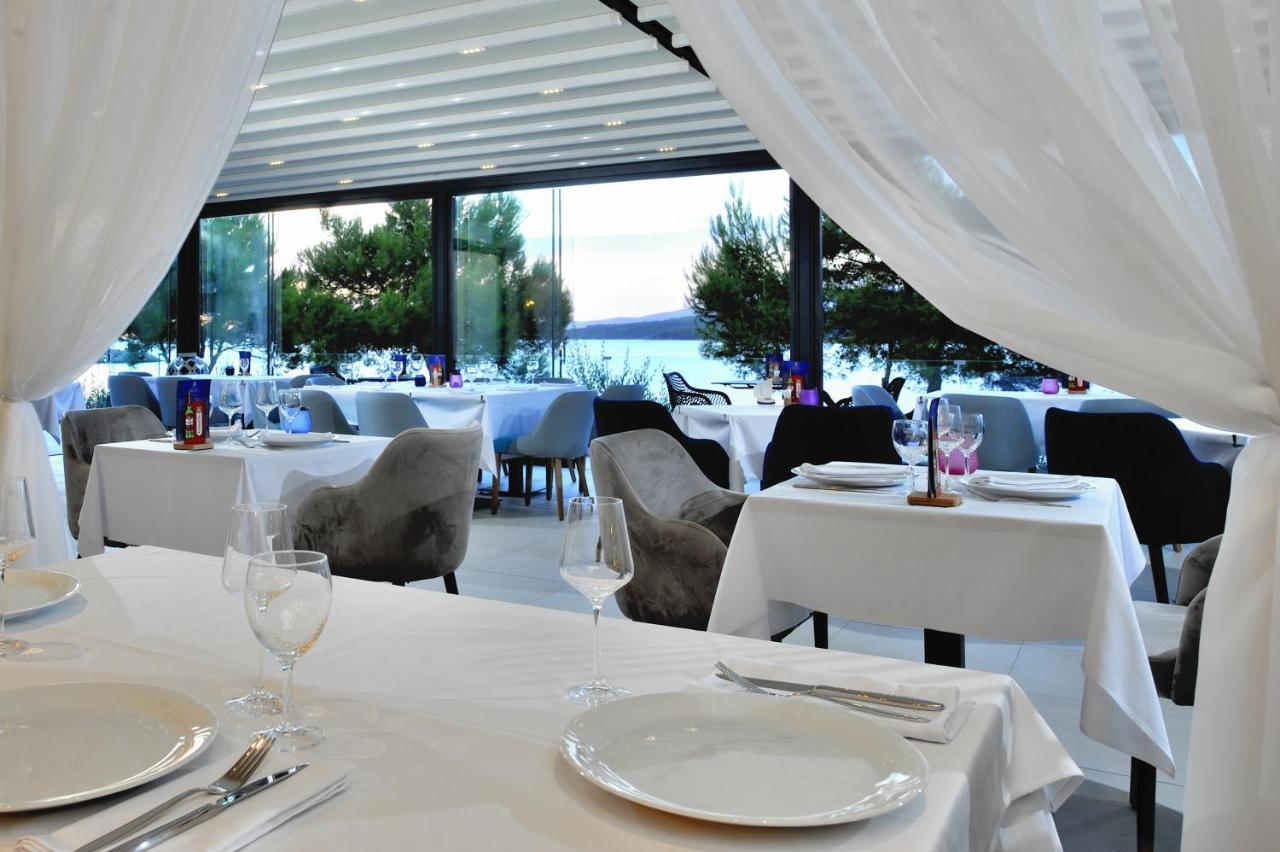 Antica-seafront With Comfortable And Pool Hotel Stari Grad (Hvar)